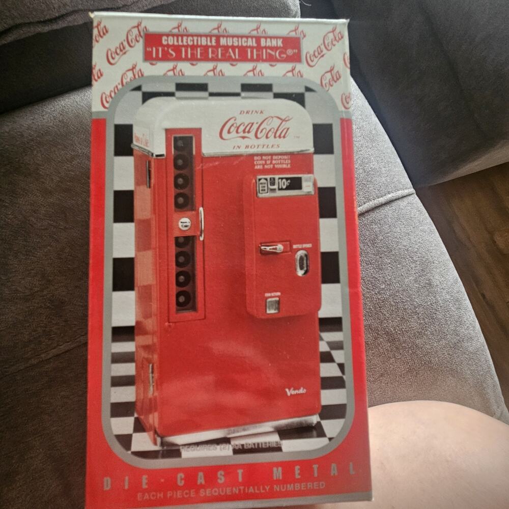 1994 Coca-Cola Collectible Die-Cast Metal Vending Machine Musical Bank Vintage